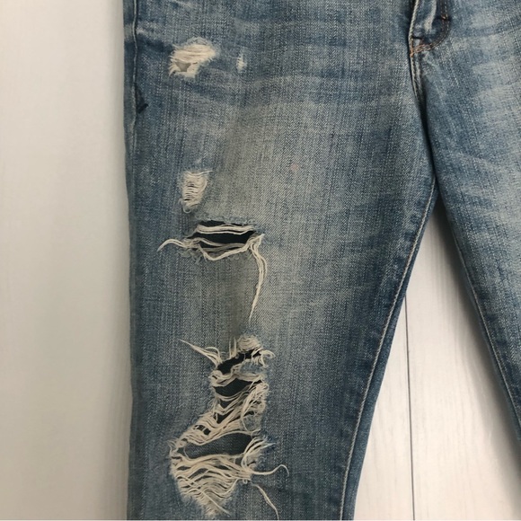 Abercrombie & Fitch med rise light wash destroyed denim Bermuda shorts size 27 - Picture 5 of 12